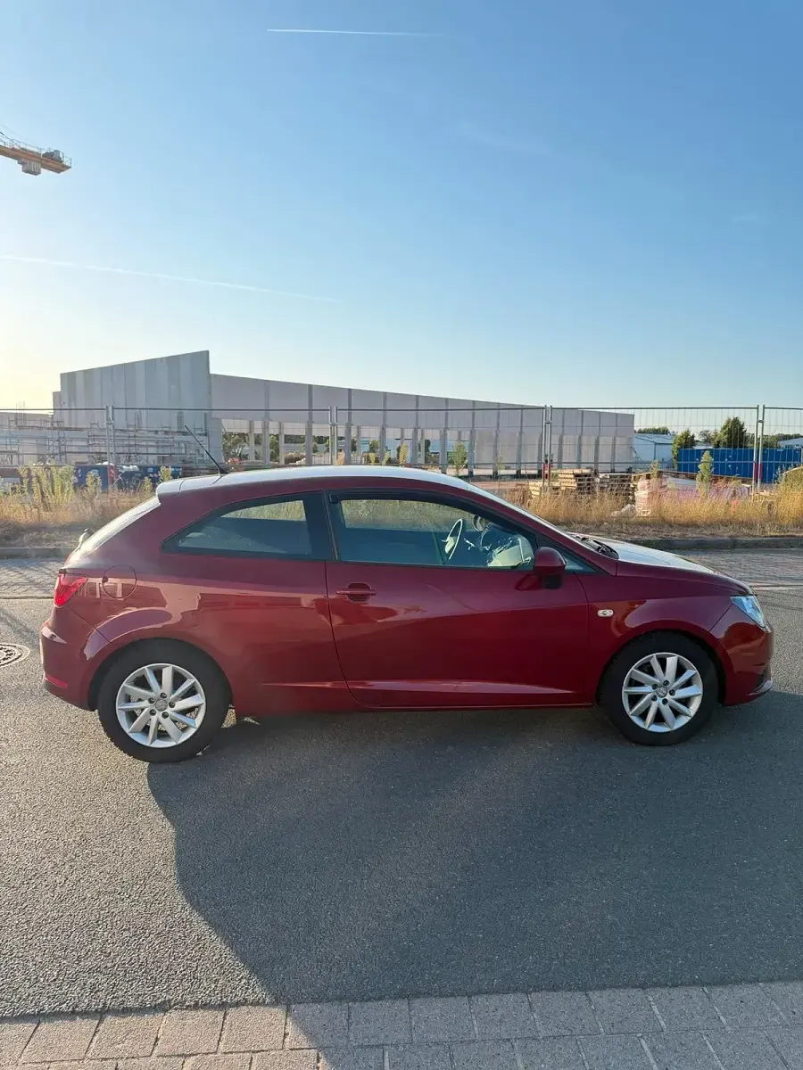 Gebraucht Seat Ibiza 85 PS (62 kW) 2012 Rot Kleinwagen