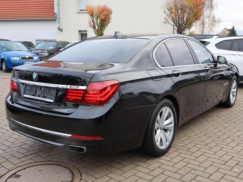 Gebraucht BMW 740 320 PS (235 kW) 2013 Schwarz Limousine