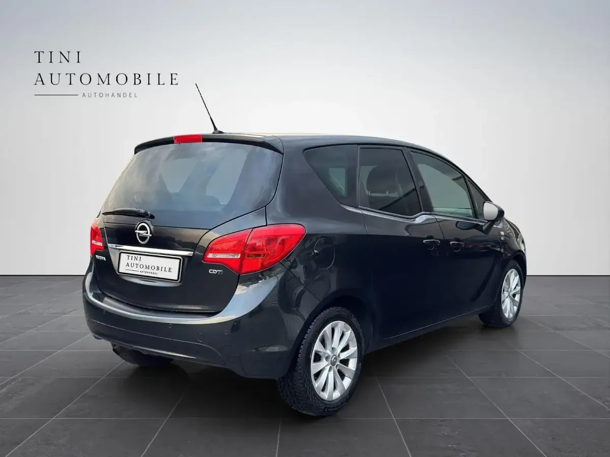Używany Opel Meriva 101 KM (74 kW) 2012 Czarny Minivan