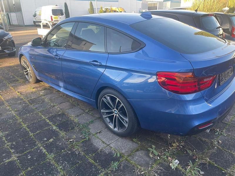 Blau Gebraucht 2015 BMW 320 Gran Turismo Comfort Edition Limousine | 14.800 € (Fairer Preis) - Bild 1/4