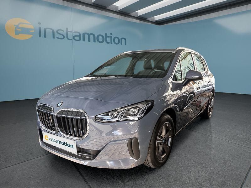 Grau Gebraucht 2022 BMW 218 Active Tourer Van / Kleinbus | 24.549 € (Fairer Preis) - Bild 1/4