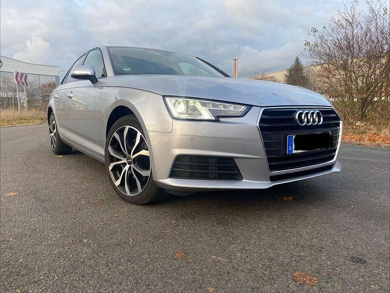 Silber Gebraucht 2018 Audi A4 Sport Limousine | 16.999 € (Superpreis) - Bild 1/4