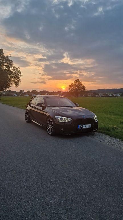 Schwarz Gebraucht 2014 BMW 125 M Sport Kleinwagen | 12.500 € (Fairer Preis) - Bild 1/4