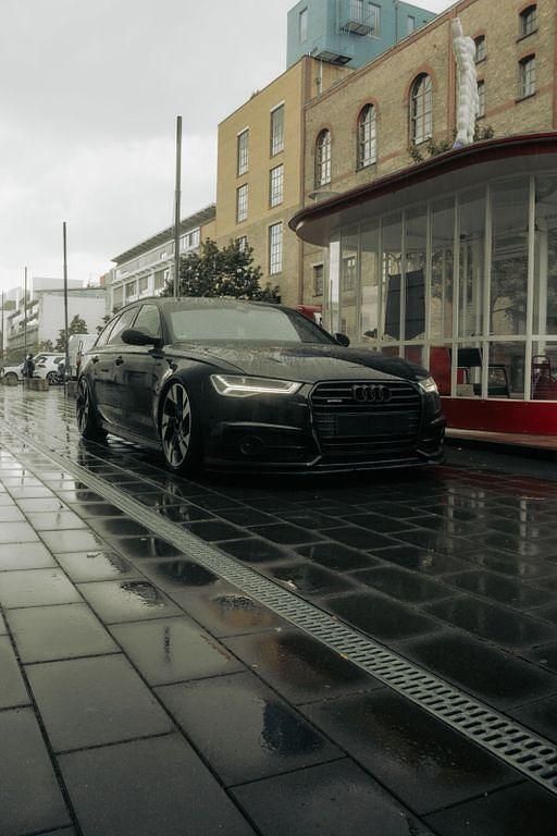 Schwarz Gebraucht 2016 Audi A6 Ambiente Kombi | 32.500 € (Teuer) - Bild 1/4