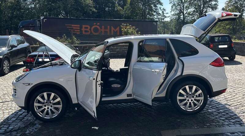 Weiß Gebraucht 2012 Porsche Cayenne SUV | 33.900 € - Bild 1/4