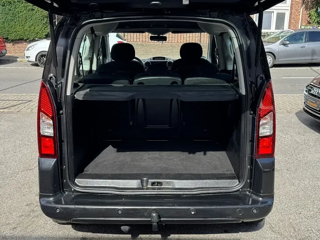 Gebraucht Peugeot TePee Active 99 PS (72 kW) 2016 Schwarz Van / Kleinbus
