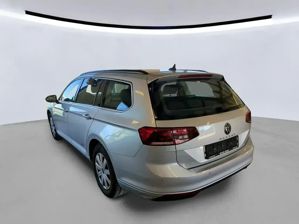 Gebraucht VW Passat Business 150 PS (110 kW) 2022 Silber Kombi