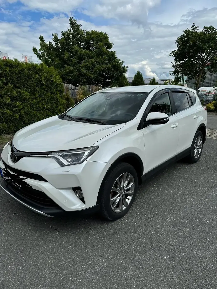 Gebraucht Toyota RAV4 143 PS (105 kW) 2017 Weiß SUV