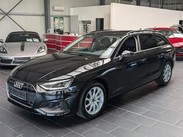 Second-hand Audi A4 150 CP (110 kW) 2022 Negru Break