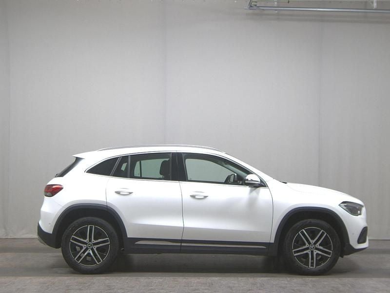 Weiss Gebraucht 2021 Mercedes GLA200 Progressive SUV | 27.480 € (Guter Preis) - Bild 1/4