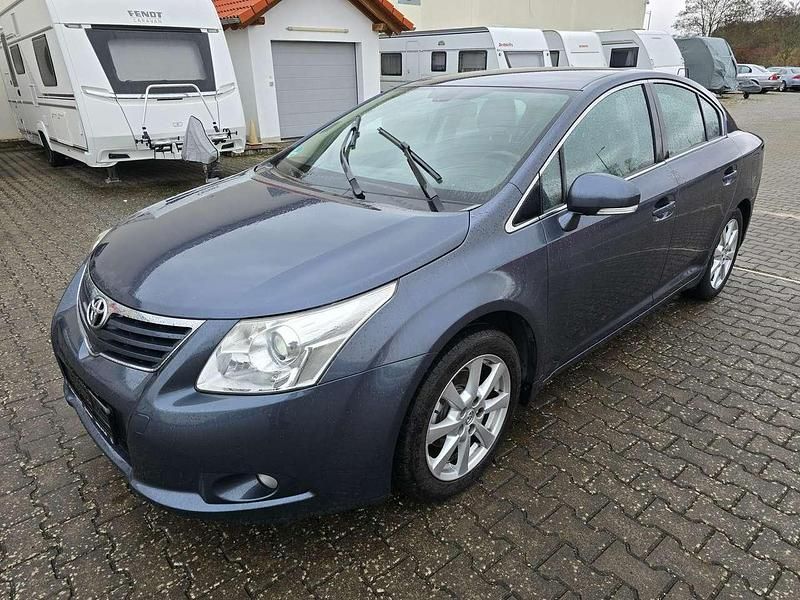 New grayish blue metallic Gebraucht 2010 Toyota Avensis Executive Limousine | 7.990 € - Bild 1/4