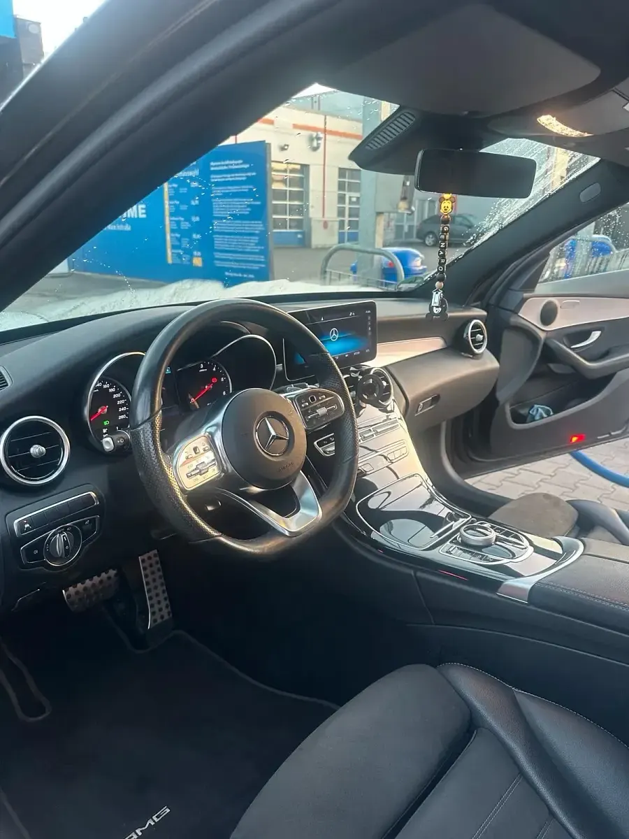 Gebraucht Mercedes C300e 306 PS (225 kW) 2021 Schwarz Limousine