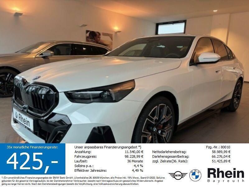 Mineralweiß metallic Neu 2025 BMW i5 M Sport Limousine | 71.729 € (Superpreis) - Bild 1/4