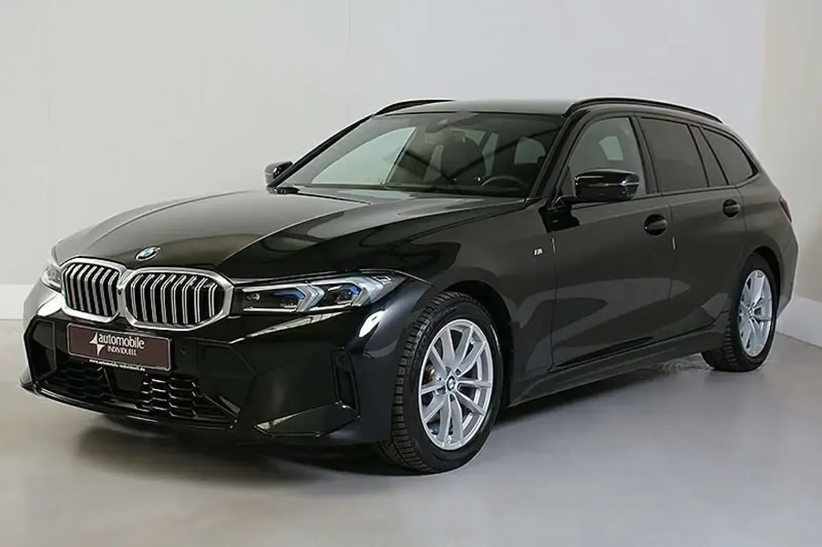 Gebraucht BMW 320 M Sport 190 PS (139 kW) 2025 Saphirschwarz met. Kombi