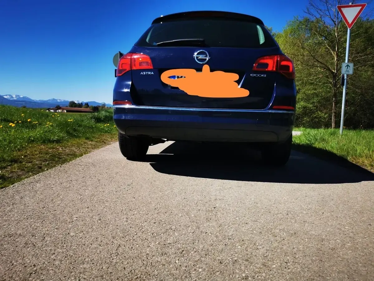 Gebraucht Opel Astra Eco 110 PS (80 kW) 2014 Blau Kombi