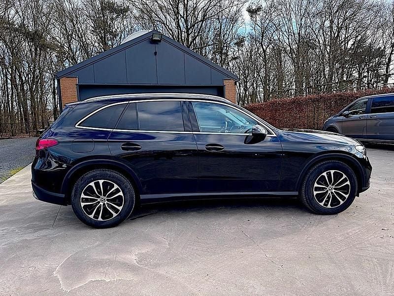Gebraucht Mercedes GLC220 197 PS (144 kW) 2024 Schwarz SUV