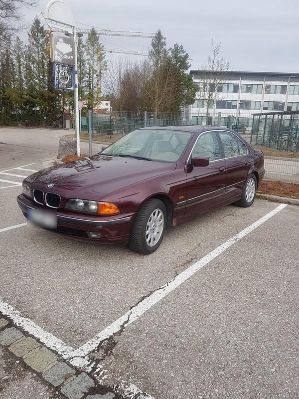Gebraucht BMW 523 170 PS (125 kW) 1998 Rot Limousine