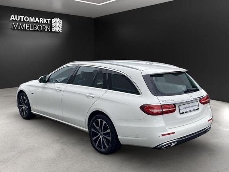 Gebraucht Mercedes E300 306 PS (225 kW) 2021 Weiß Kombi