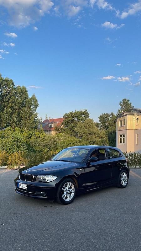 Schwarz Gebraucht 2009 BMW 116 Kleinwagen | 1.800 € (Fairer Preis) - Bild 1/4