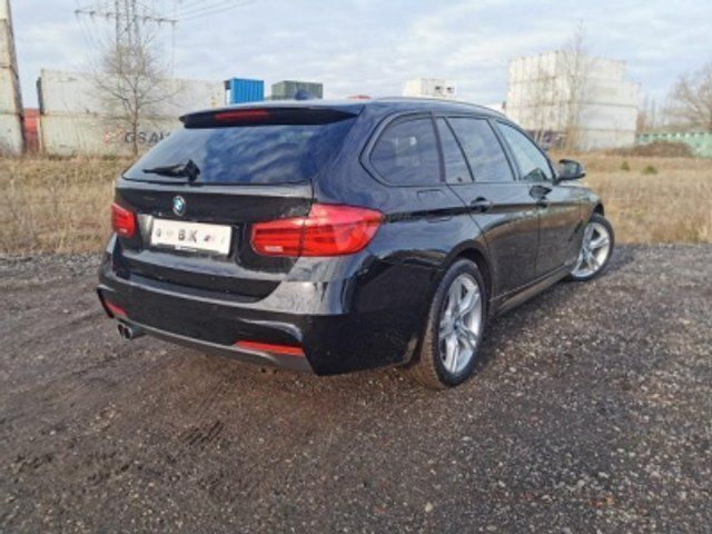 Gebraucht BMW 330 M Sport 252 PS (185 kW) 2017 Schwarz metallic Kombi