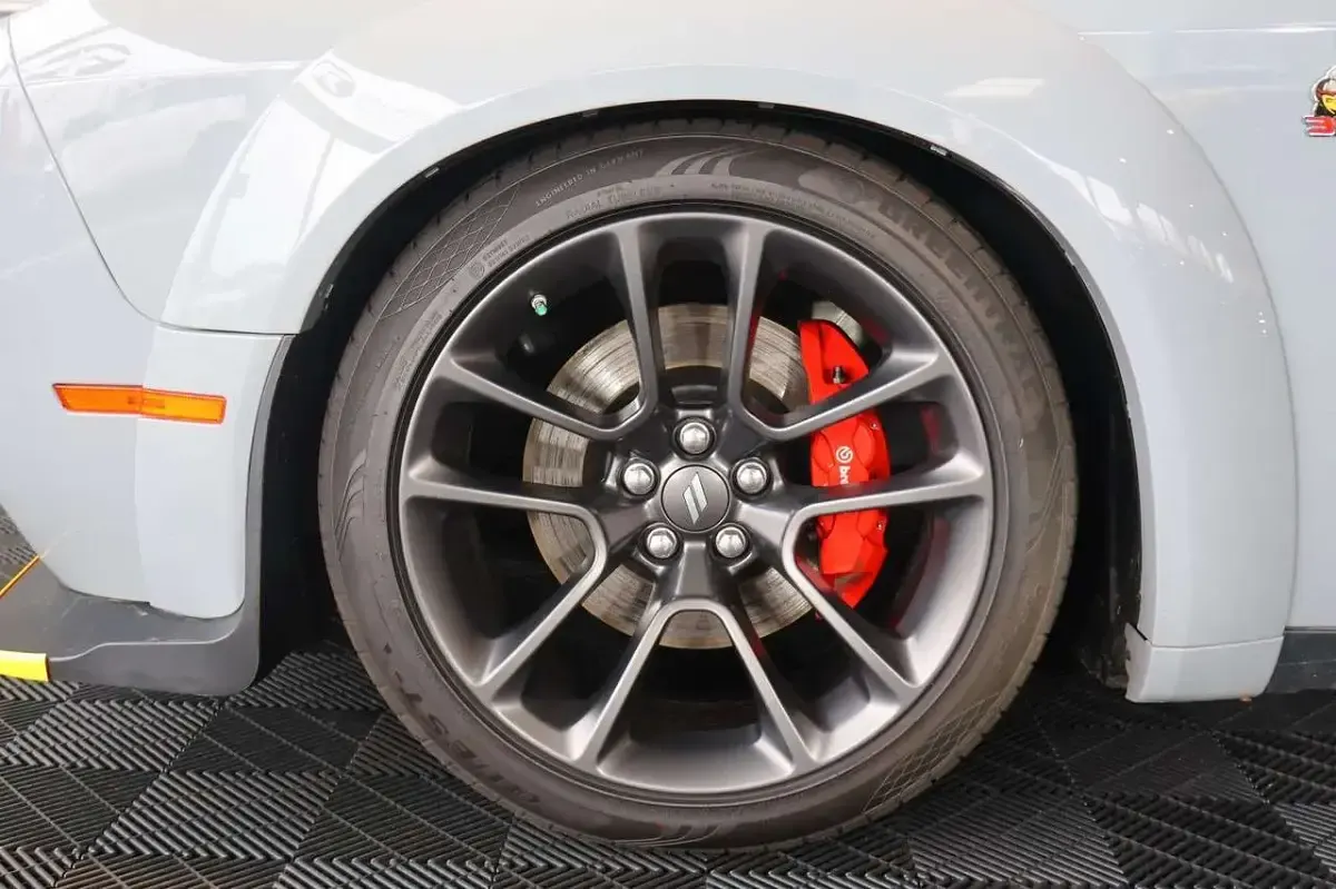Gebraucht Dodge Challenger 492 PS (361 kW) 2021 Grau Coupé