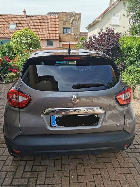 Grau Gebraucht 2014 Renault Captur Intens SUV | 6.900 € (Guter Preis) - Bild 1/4