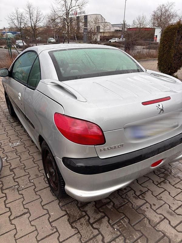 Gebraucht Peugeot 206 CC 109 PS (80 kW) 2003 Silber Cabrio