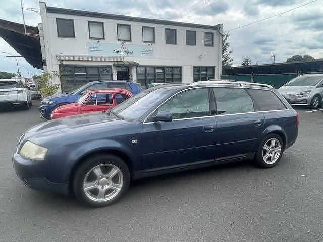 Blau Gebraucht 2002 Audi A6 Kombi | 1.490 € (Fairer Preis) - Bild 1/4