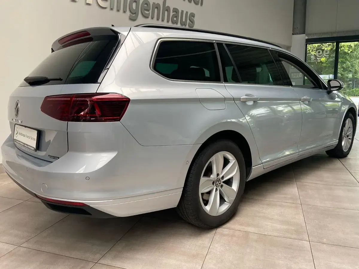 Gebraucht VW Passat Business 200 PS (147 kW) 2023 Silber Kombi