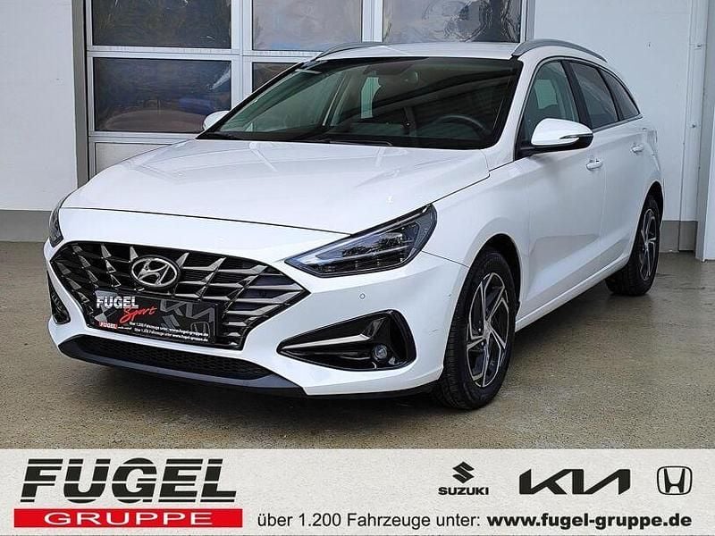 Atlas white / sol Gebraucht 2023 Hyundai i30 Kombi | 19.899 € (Fairer Preis) - Bild 1/4