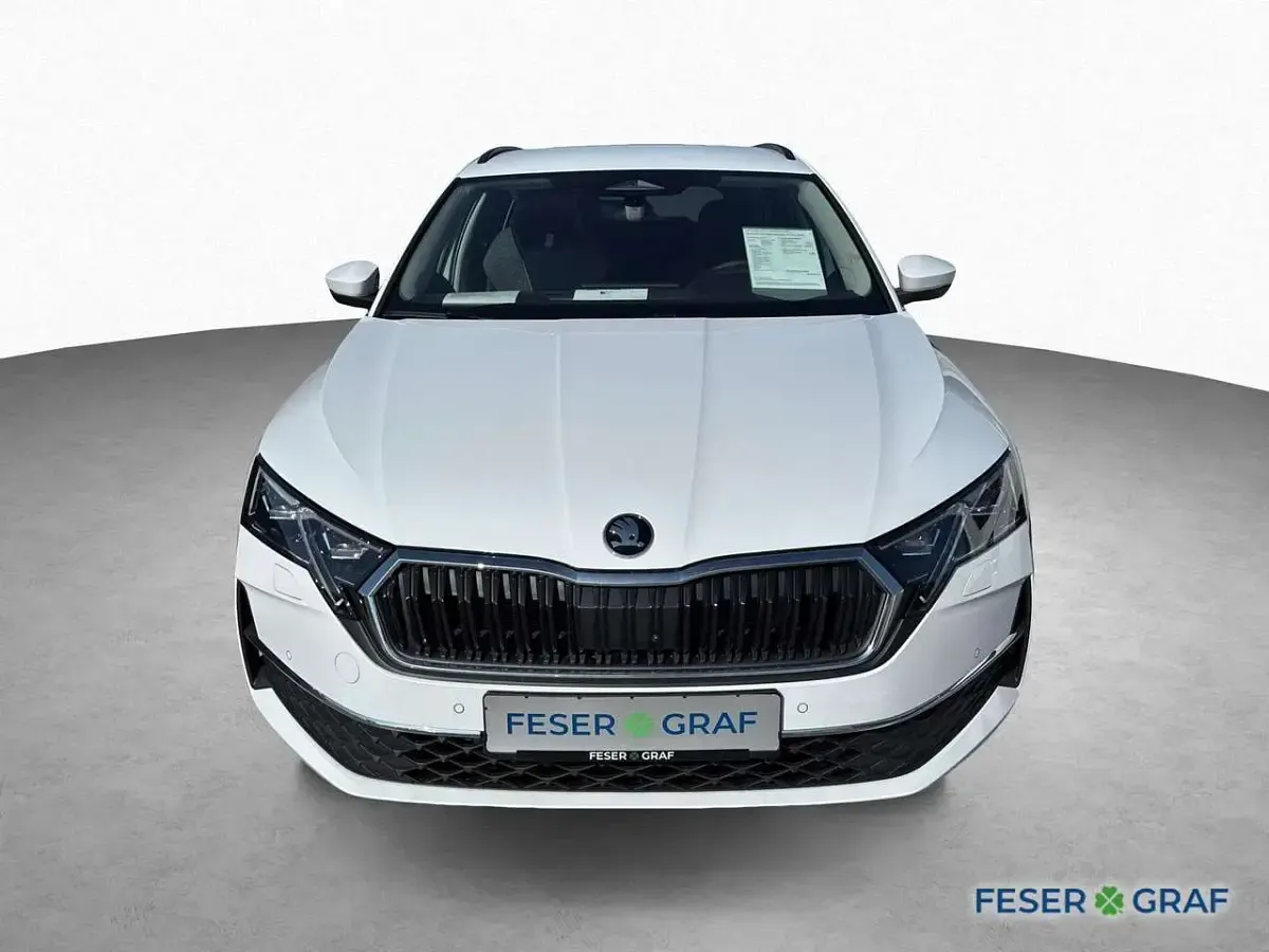 Neu Skoda Octavia Selection 150 PS (110 kW) 2026 Moon weiss perleffekt Kombi