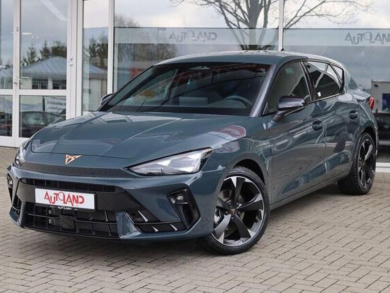 Neu Cupra Leon 150 PS (110 kW) 2026 Blau Limousine