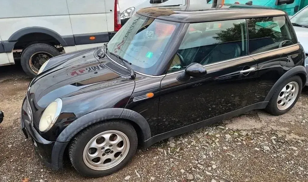 Używany Mini Cooper 116 KM (85 kW) 2005 Czarny Hatchback