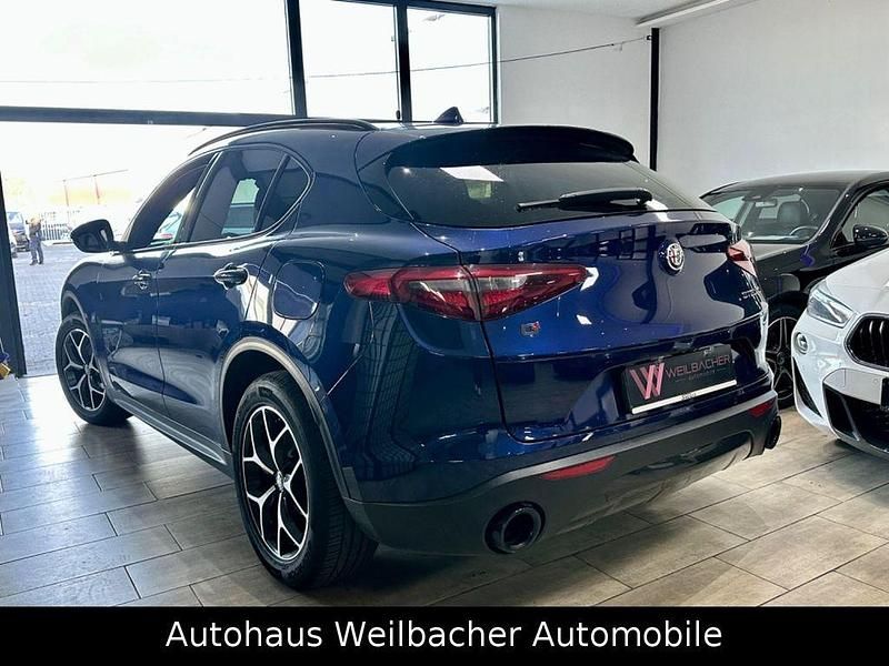 Gebraucht Alfa Romeo Stelvio Tech Edition 209 PS (153 kW) 2019 Blau SUV