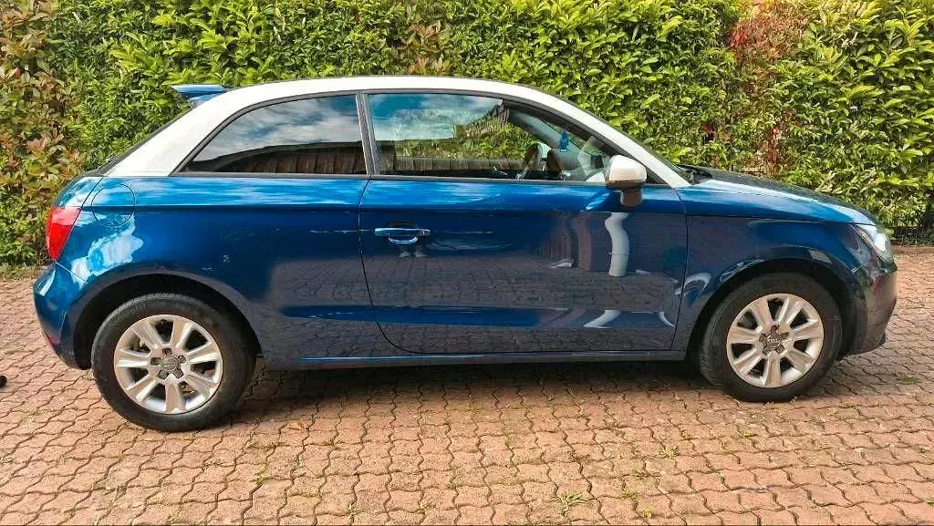 Gebraucht Audi A1 Competition 105 PS (77 kW) 2012 Blau Kleinwagen