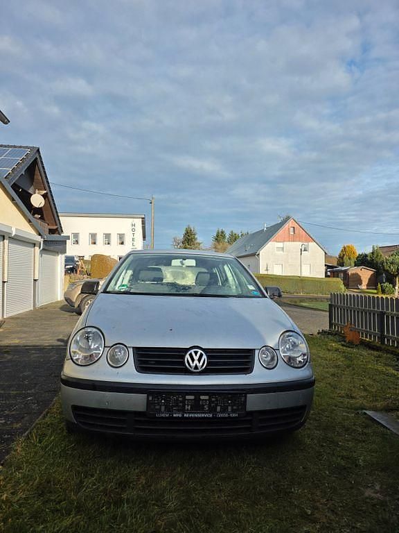 Gebraucht VW Polo Basis 64 PS (47 kW) 2003 Grau Limousine
