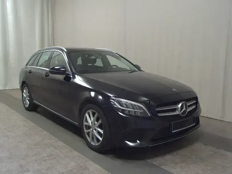 Gebraucht Mercedes C220 Avantgarde 194 PS (142 kW) 2020 Schwarz Kombi