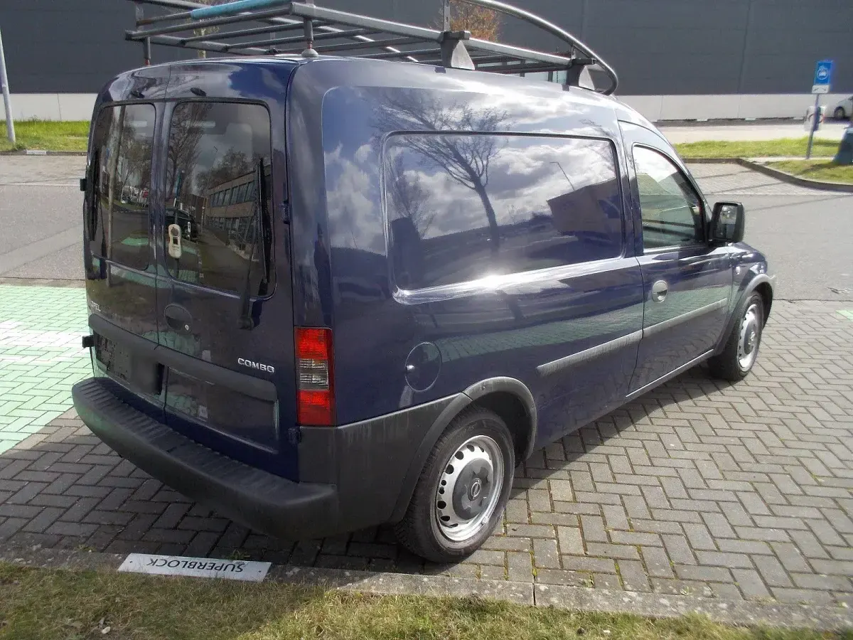 Gebraucht Opel Combo 90 PS (66 kW) 2009 Blau Van / Kleinbus