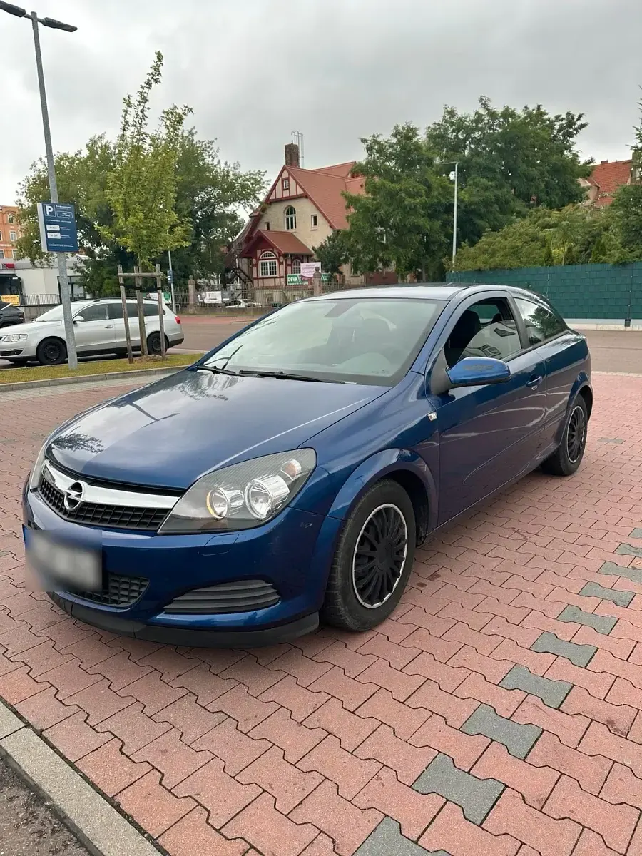 Gebraucht Opel Astra GTC 90 PS (66 kW) 2009 Andere farben Coupé