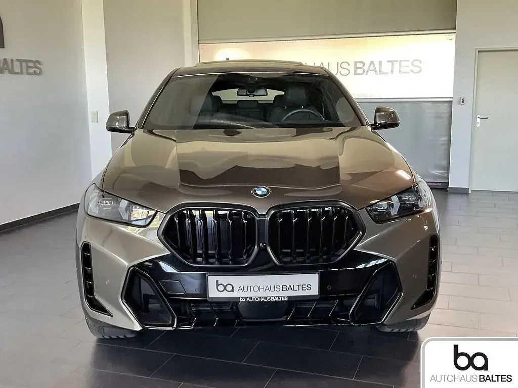 Gebraucht BMW X6 M Sport 298 PS (219 kW) 2025 Manhatten met. SUV