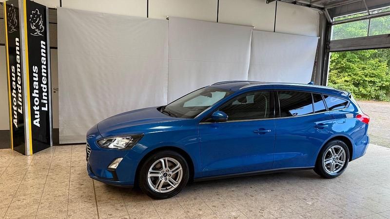 Blau Gebraucht 2020 Ford Focus Cool & Connect Kombi | 13.590 € (Guter Preis) - Bild 1/4
