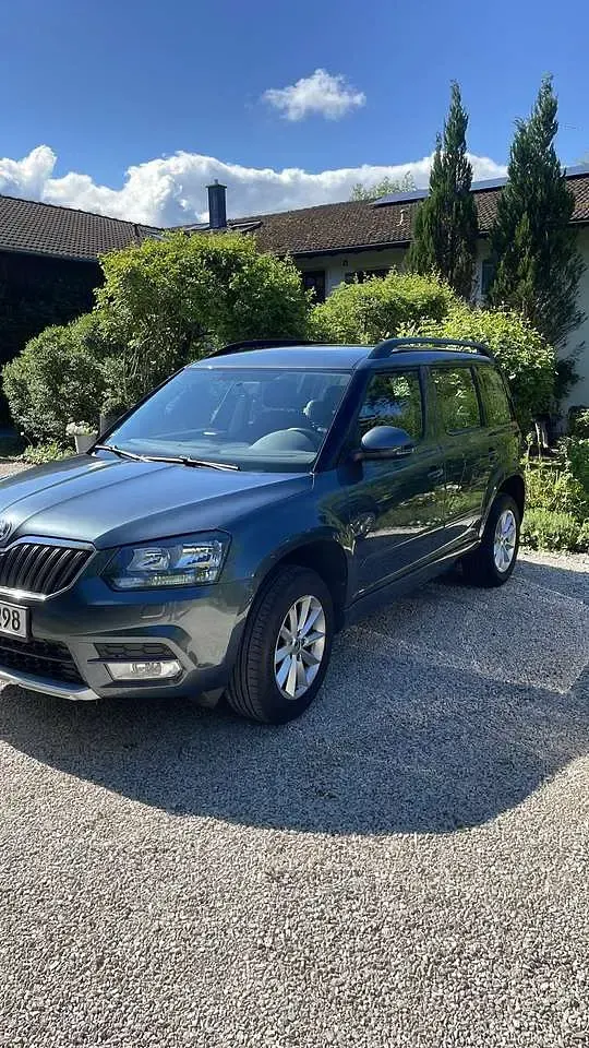 Gebraucht Skoda Yeti Ambition 125 PS (91 kW) 2017 Grau SUV