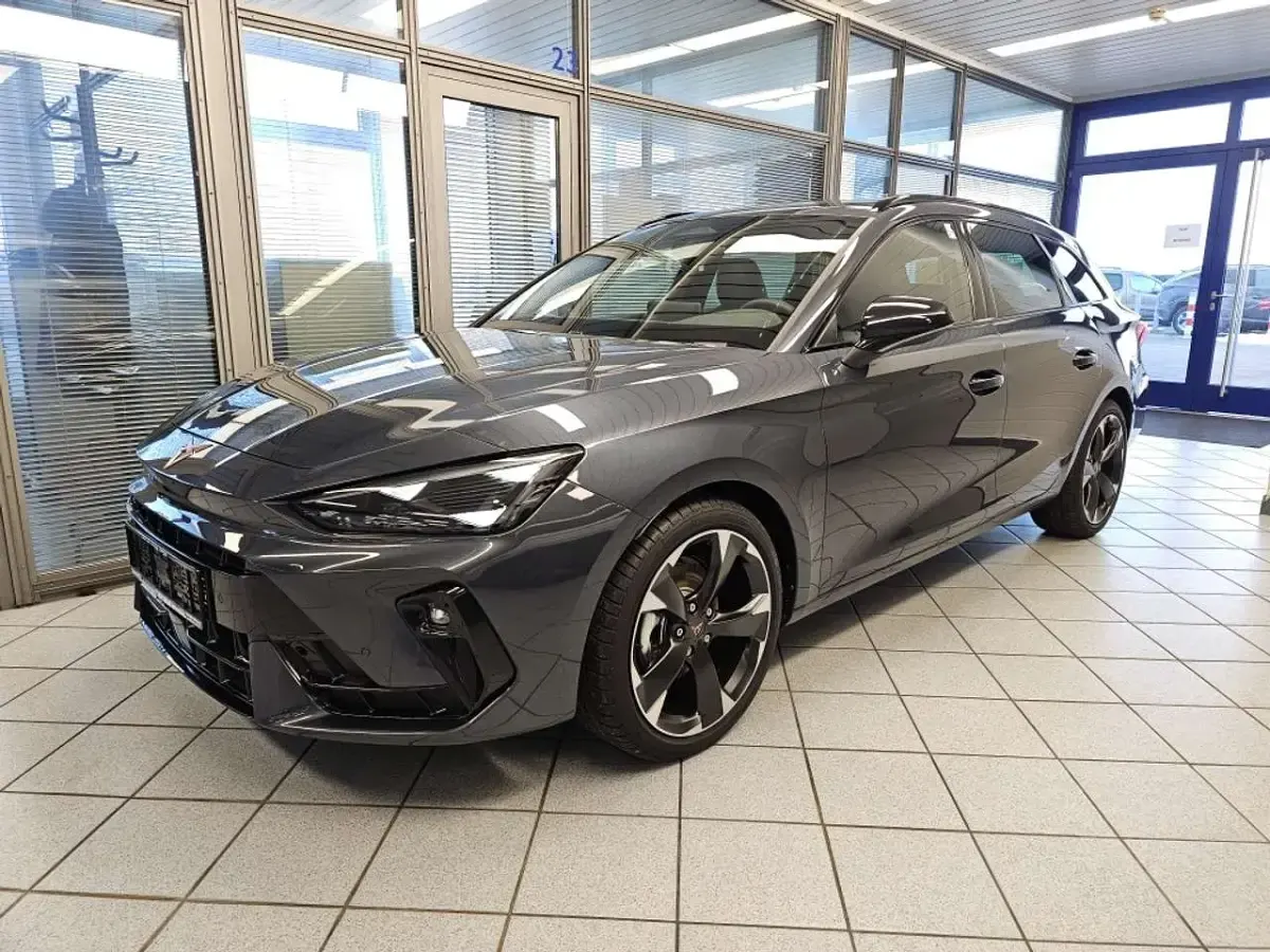 Nouă Cupra Leon 150 CP (110 kW) 2026 Gri Break