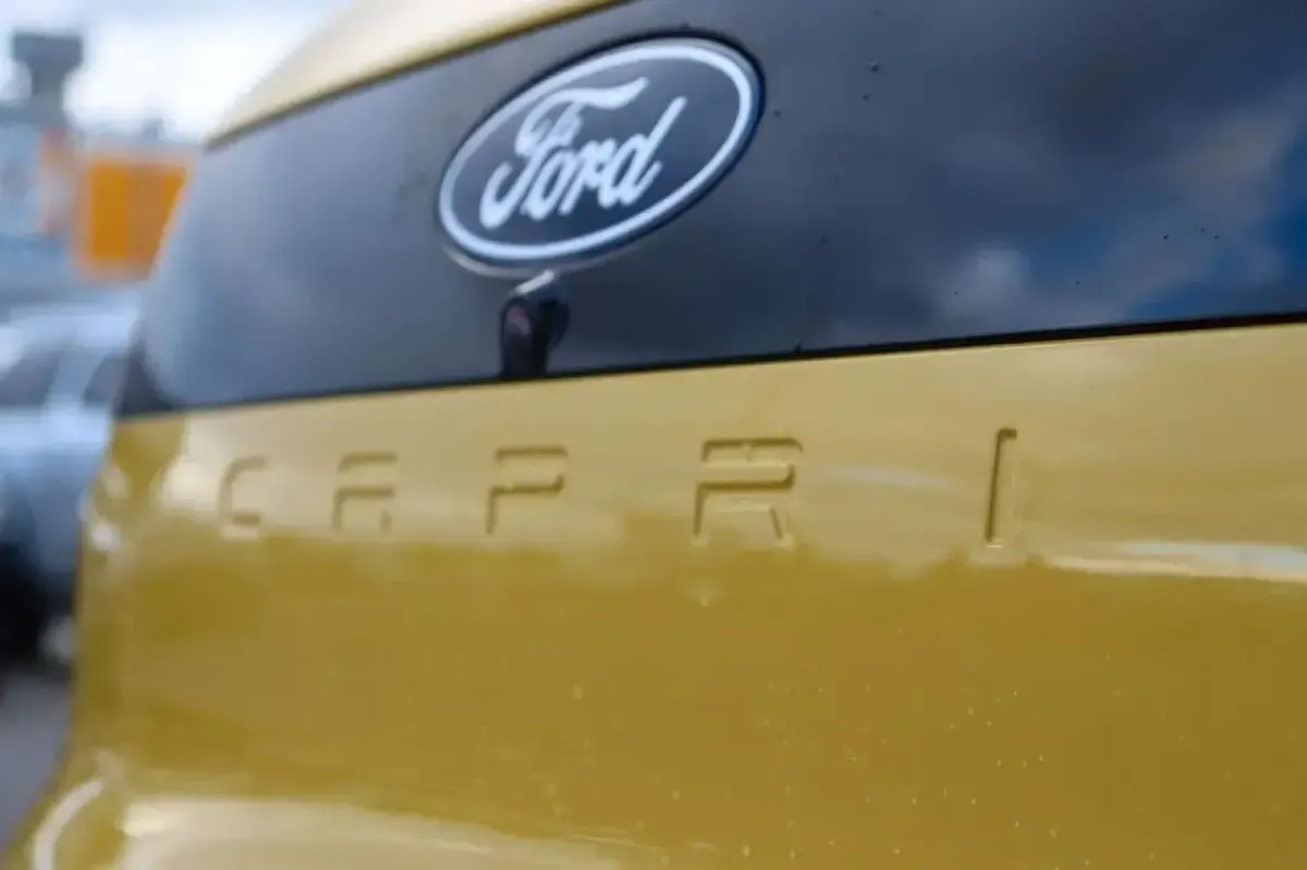 Neu Ford Capri Extended Range 210 kW (286 PS) 2026 Vivid yellow SUV