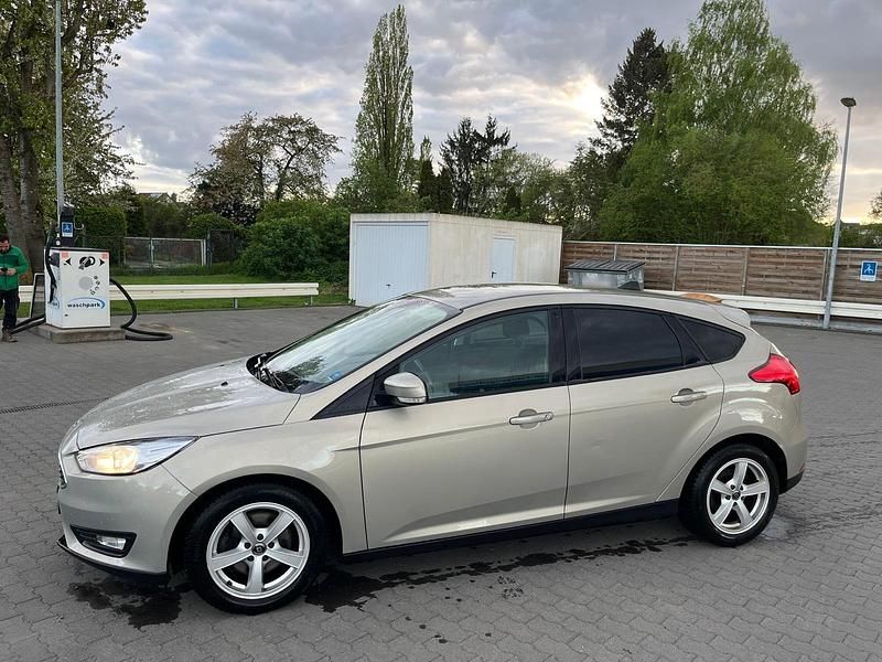 Second-hand Ford Focus 150 CP (110 kW) 2015 Bej Hatchback