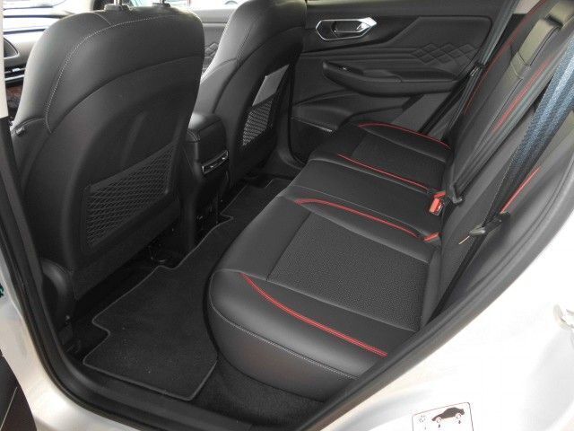 Gebraucht Baic X75 177 PS (130 kW) 2024 Silber SUV