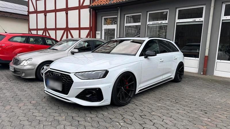 Weiß Gebraucht 2022 Audi RS4 Sport Kombi | 68.499 € (Superpreis) - Bild 1/4