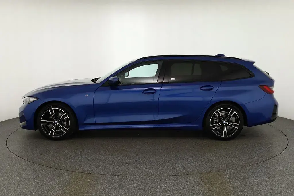 Neu BMW 320 M Sport 184 PS (135 kW) 2025 Blau Kombi