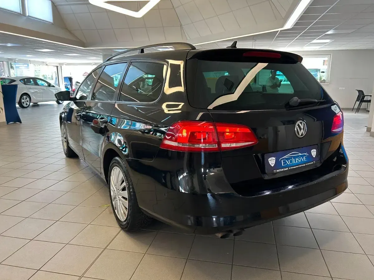 Gebraucht VW Passat Trendline 140 PS (102 kW) 2013 Schwarz Kombi