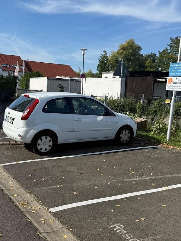 Schwarz Gebraucht 2008 Ford Fiesta Limousine | 1.800 € (Teuer) - Bild 1/4